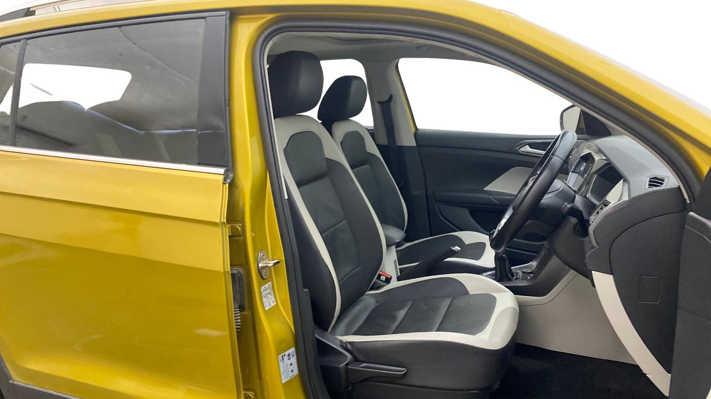 2021 Volkswagen TAIGUN TOPLINE 1.0 TSI MT, Petrol, Manual, 1,10,926 km, Right Side Front Door Cabin