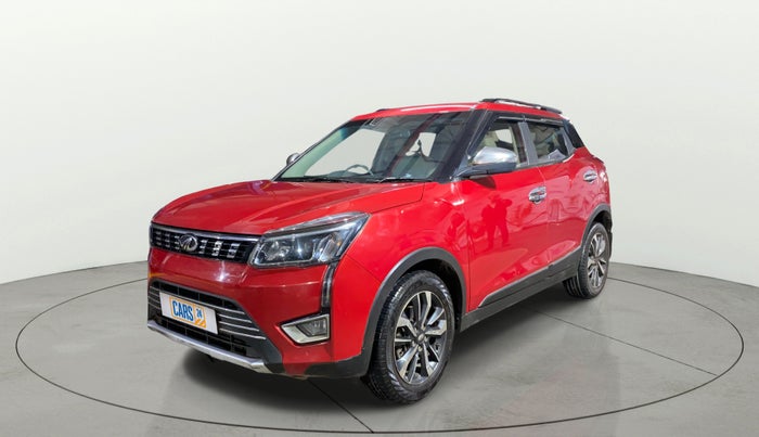 2021 Mahindra XUV300 W8 (O) 1.2 PETROL, Petrol, Manual, 39,740 km, Left Front Diagonal