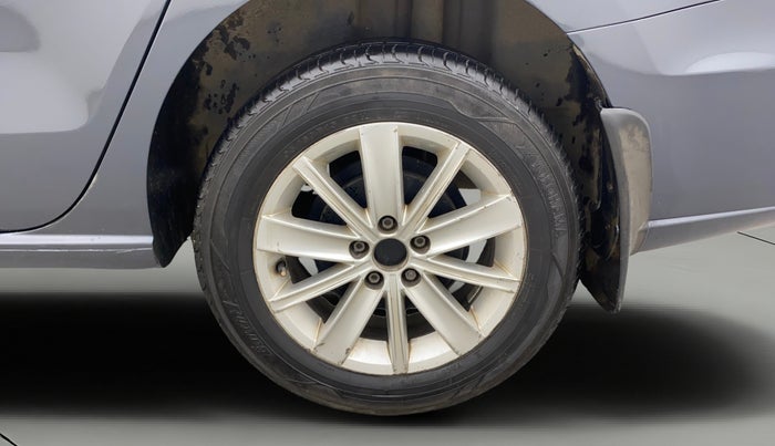 2016 Volkswagen Vento HIGHLINE PETROL AT, Petrol, Automatic, 1,21,165 km, Left Rear Wheel