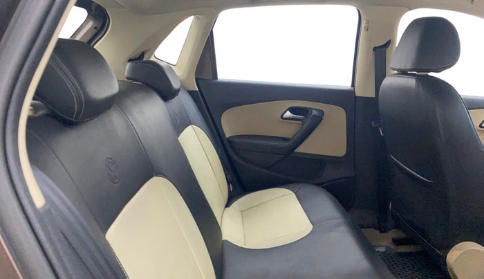 2016 Volkswagen Polo HIGHLINE1.2L, Petrol, Manual, 76,285 km, Right Side Rear Door Cabin