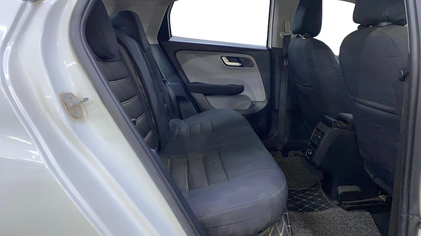 2021 Tata ALTROZ XZ PETROL, Petrol, Manual, 26,111 km, Right Side Rear Door Cabin