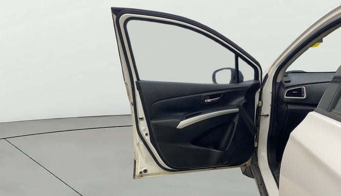 2016 Maruti S Cross ALPHA 1.6, Diesel, Manual, 79,778 km, LHS Front Door