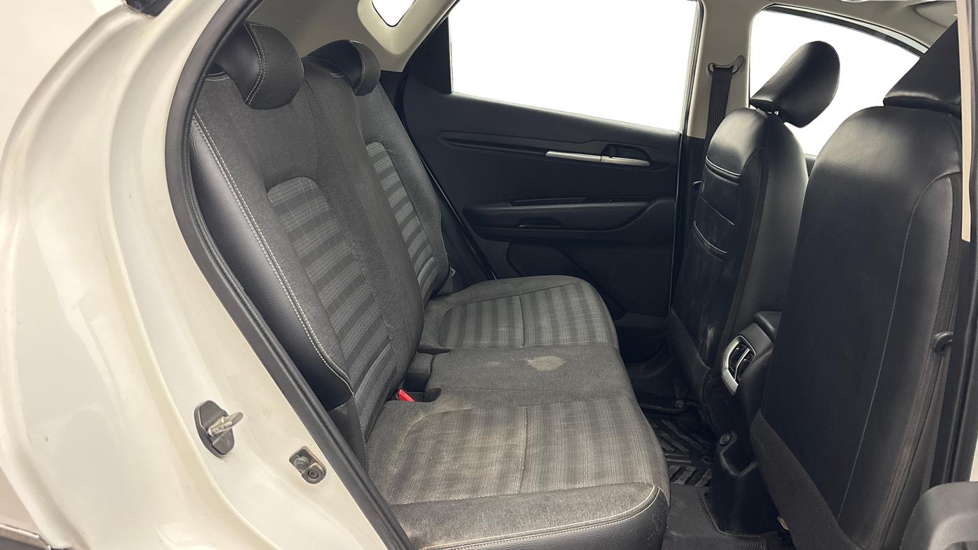 2022 KIA SONET HTK PLUS 1.5, Diesel, Manual, 1,48,756 km, Right Side Rear Door Cabin