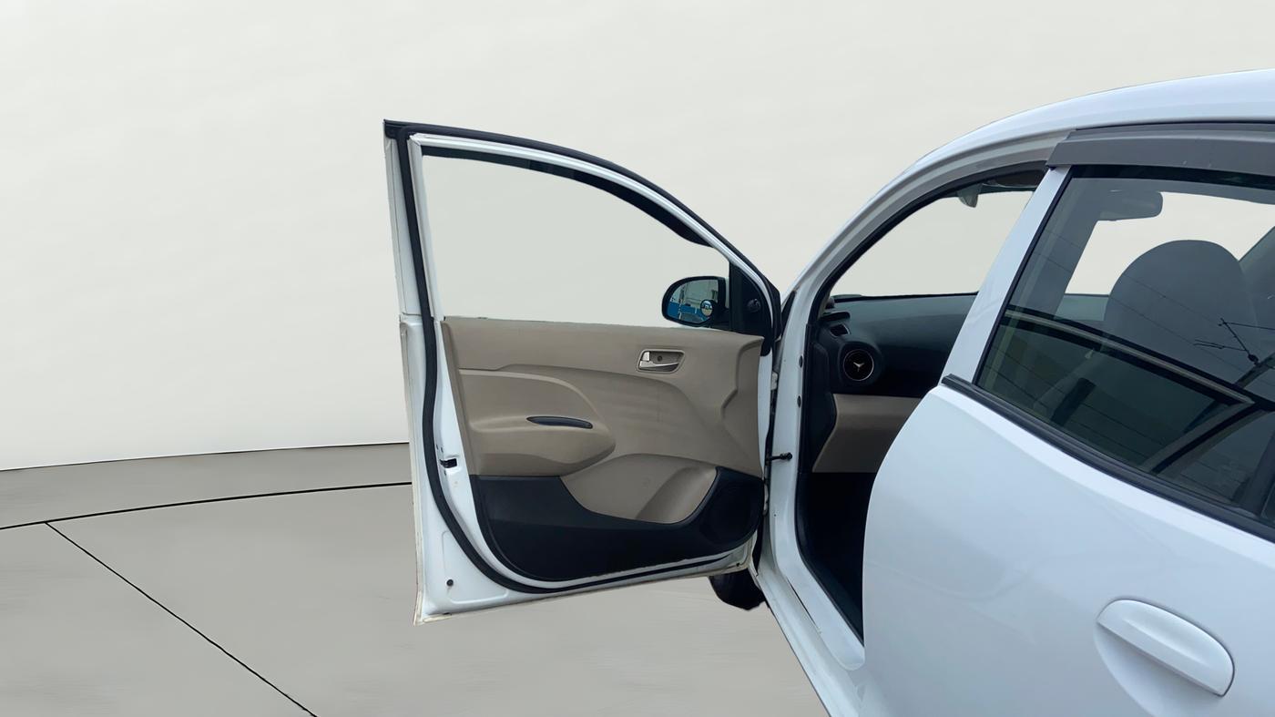 2019 Hyundai NEW SANTRO MAGNA, Petrol, Manual, 74,761 km, LHS Front Door