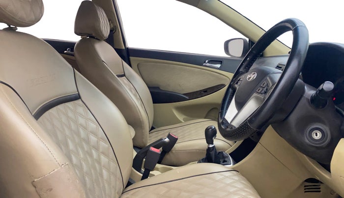 2014 Hyundai Verna FLUIDIC 1.6 CRDI SX, Diesel, Manual, 1,35,671 km, Right Side Front Door Cabin