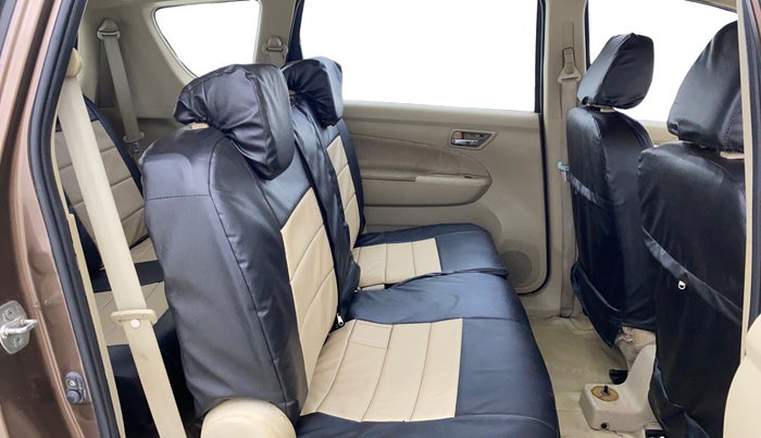 2014 Maruti Ertiga VXI, Petrol, Manual, 1,16,437 km, Right Side Rear Door Cabin