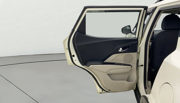 2019 Mahindra XUV300 W8 1.2 PETROL, Petrol, Manual, 82,081 km, LHS Rear Door