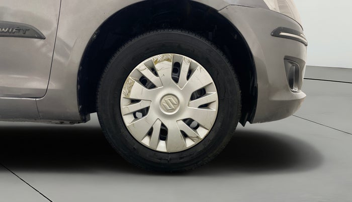 2013 Maruti Swift VXI, Petrol, Manual, 1,15,028 km, Right Front Wheel