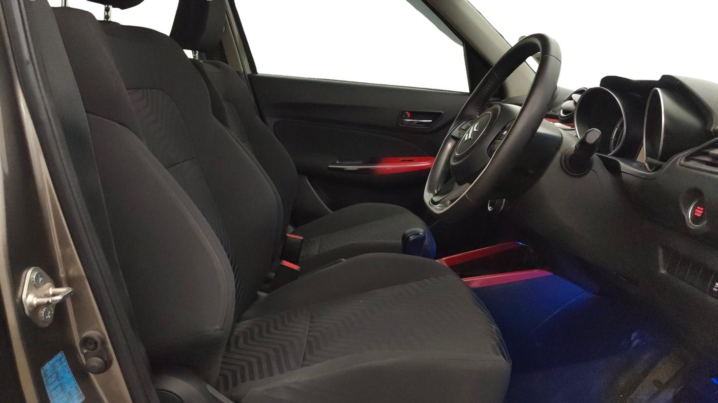 2022 Maruti Swift ZXI PLUS AMT, Petrol, Automatic, 26,885 km, Right Side Front Door Cabin