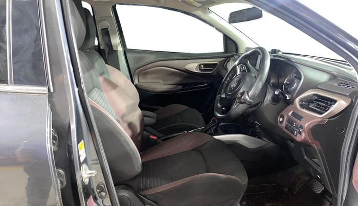 2023 Maruti FRONX ZETA 1.0L TURBO 6 AT, Petrol, Automatic, 34,068 km, Right Side Front Door Cabin