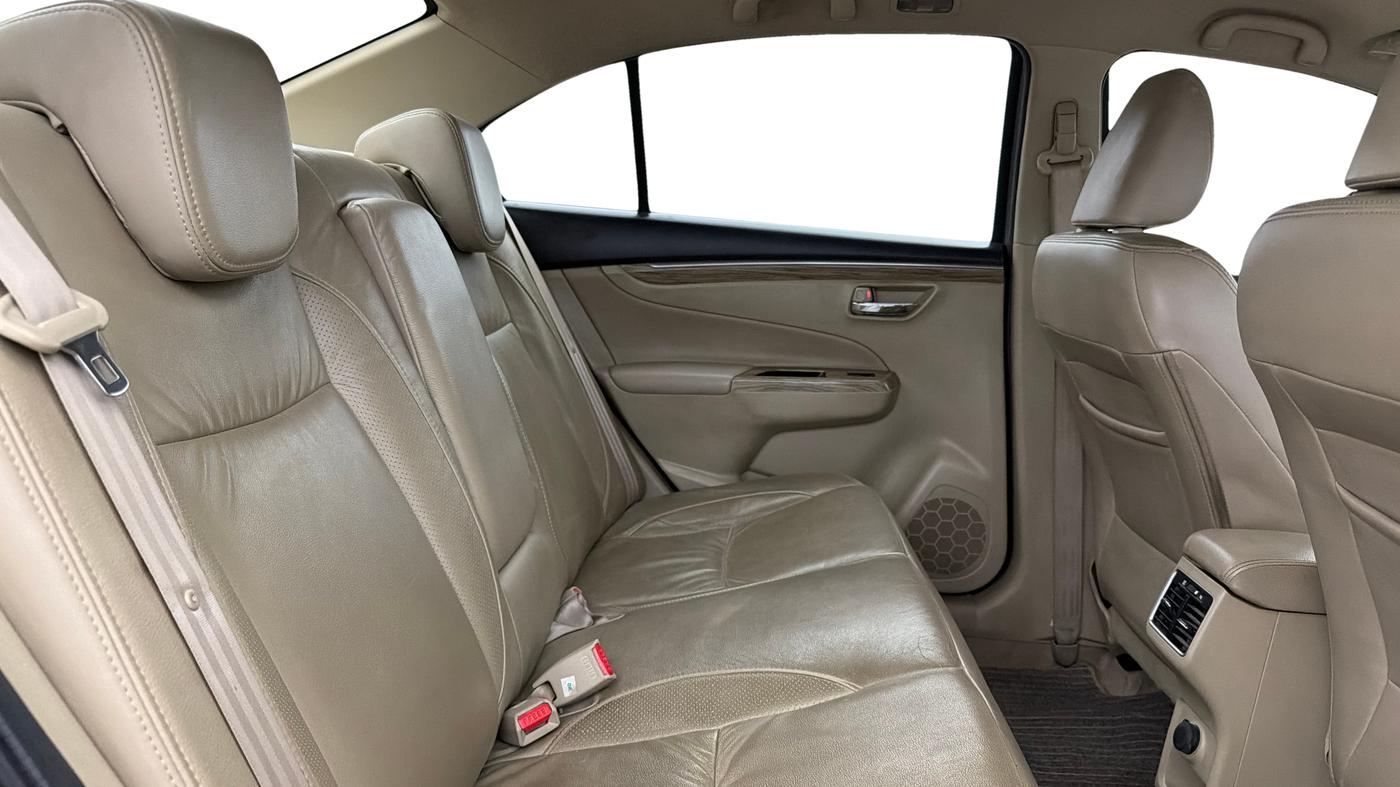 2019 Maruti Ciaz ALPHA 1.5 SHVS PETROL, Petrol, Manual, 1,05,643 km, Right Side Rear Door Cabin