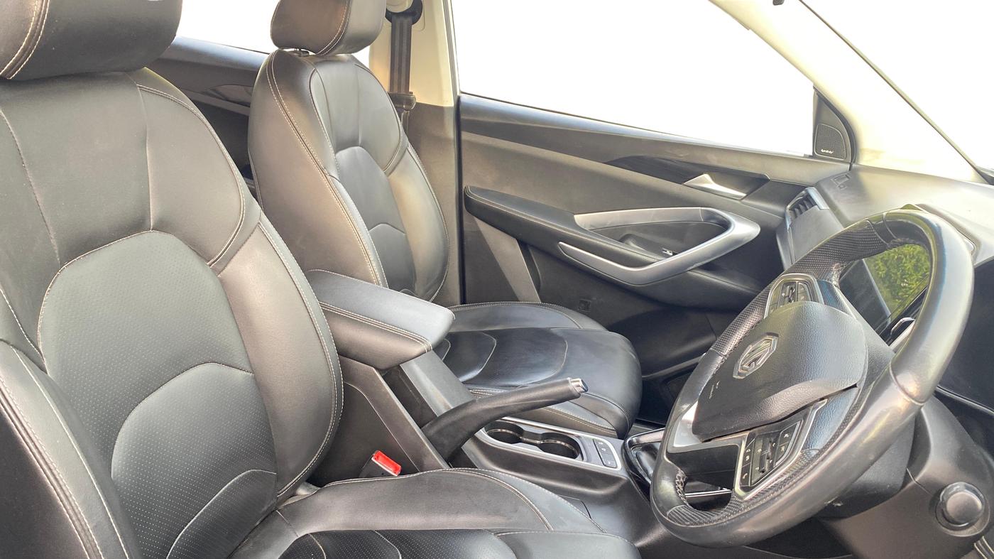 2020 MG HECTOR SHARP HYBRID 1.5 PETROL, Petrol, Manual, 83,588 km, Right Side Front Door Cabin