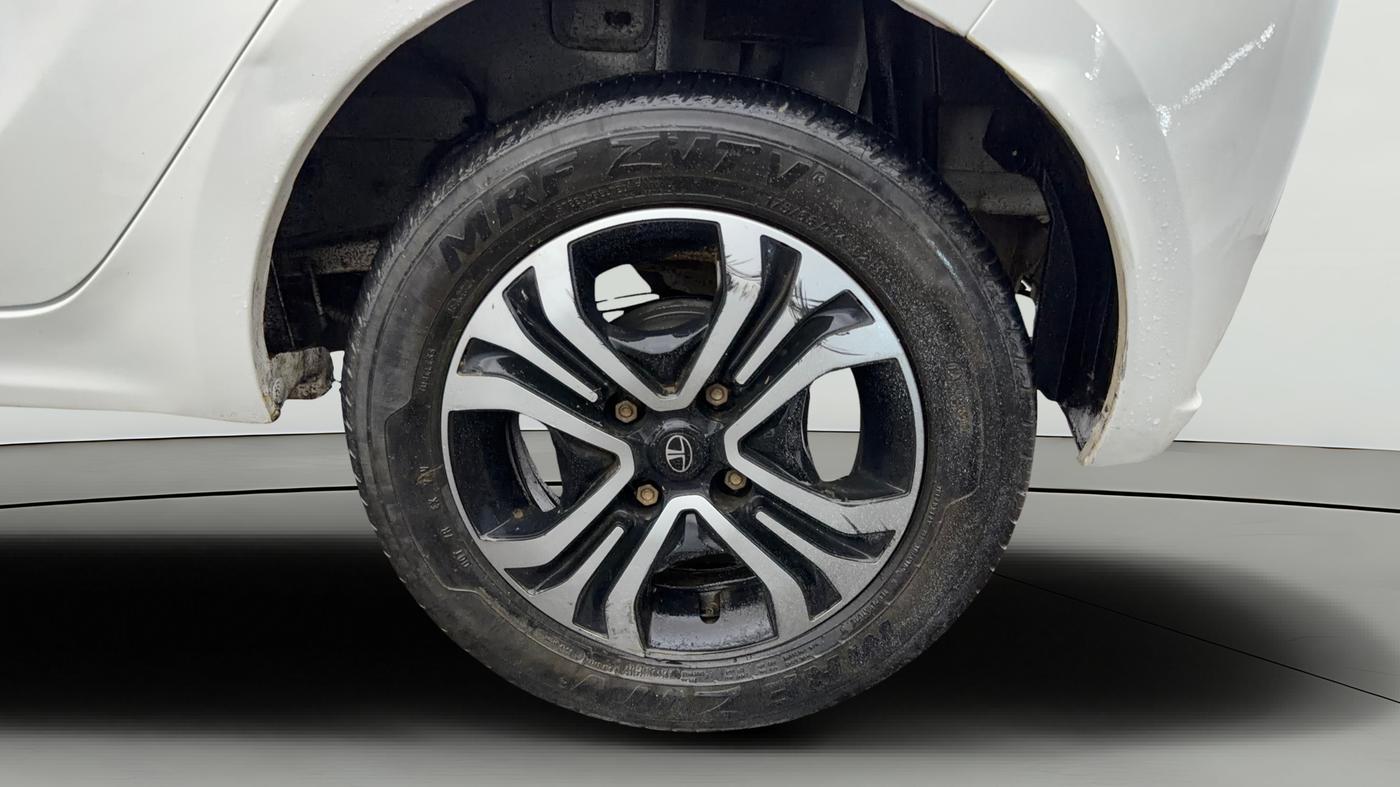 2024 Tata Tiago XT PETROL, CNG, Manual, 29,890 km, Left Rear Wheel