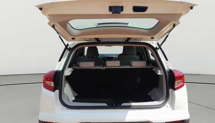 2019 Mahindra XUV300 W8 (O) 1.5 DIESEL, Diesel, Manual, 1,47,530 km, Boot Open Zoomed View