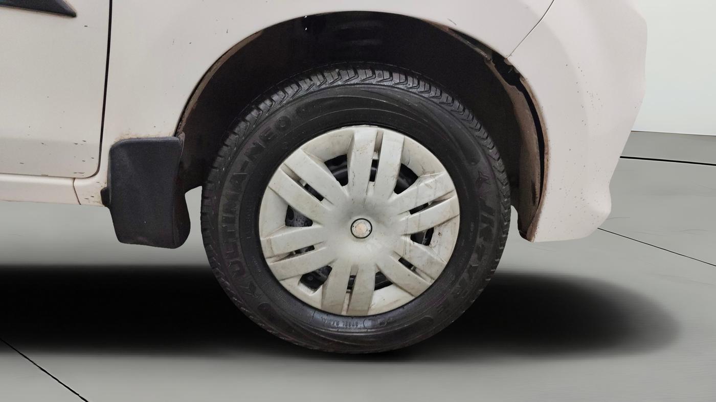 2019 Maruti Alto 800 VXI, Petrol, Manual, 74,862 km, Right Front Wheel