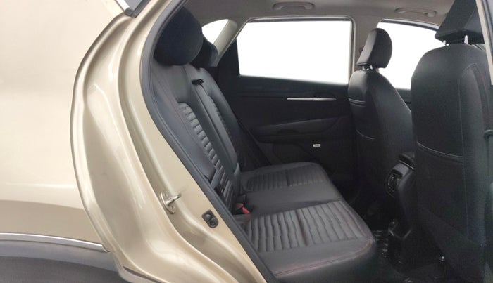 2020 KIA SONET GTX PLUS 1.0 IMT, Petrol, Manual, 25,691 km, Right Side Rear Door Cabin