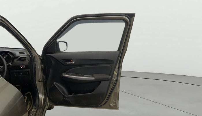 2021 Maruti Swift ZXI, Petrol, Manual, 30,386 km, RHS Front Door