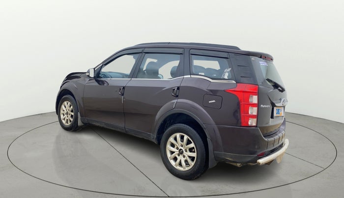 2017 Mahindra XUV500 W10, Diesel, Manual, 83,342 km, Left Back Diagonal