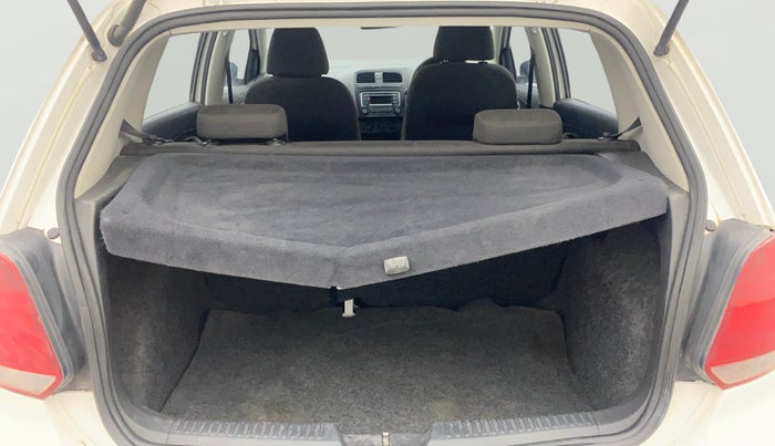 2016 Volkswagen Polo COMFORTLINE 1.2L, Petrol, Manual, 1,00,255 km, Boot Open Zoomed View