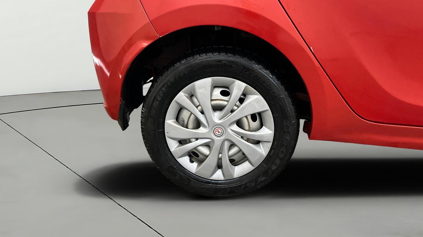 2020 Tata Tiago XE PETROL, Petrol, Manual, 35,532 km, Right Rear Wheel
