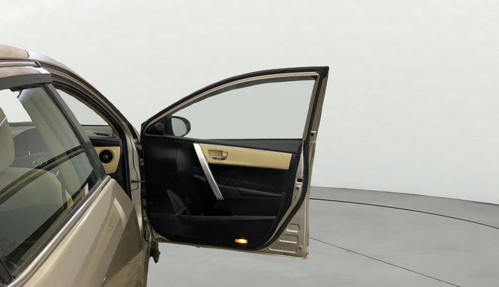 2018 Toyota Corolla Altis VL CVT PETROL, Petrol, Automatic, 1,24,098 km, RHS Front Door