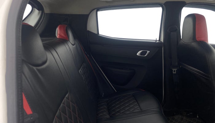 2022 Renault Kwid CLIMBER MT 1.0, Petrol, Manual, 38,000 km, Right Side Rear Door Cabin