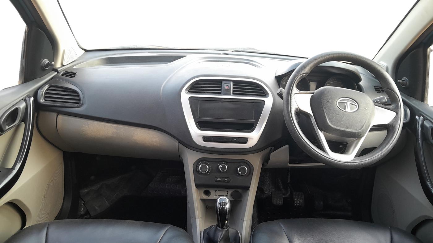 2016 Tata Tiago XM PETROL, Petrol, Manual, 64,168 km, Dashboard