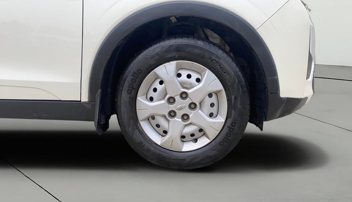 2021 Mahindra XUV300 W4 1.2 PETROL, Petrol, Manual, 26,985 km, Right Front Wheel