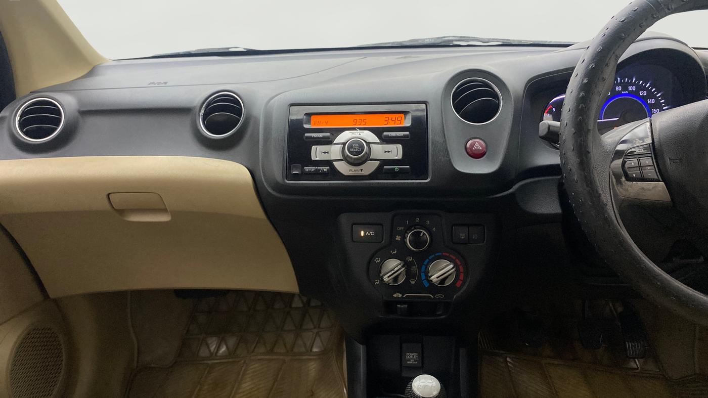 2015 Honda Amaze 1.5L I-DTEC VX, Diesel, Manual, 1,04,138 km, Air Conditioner