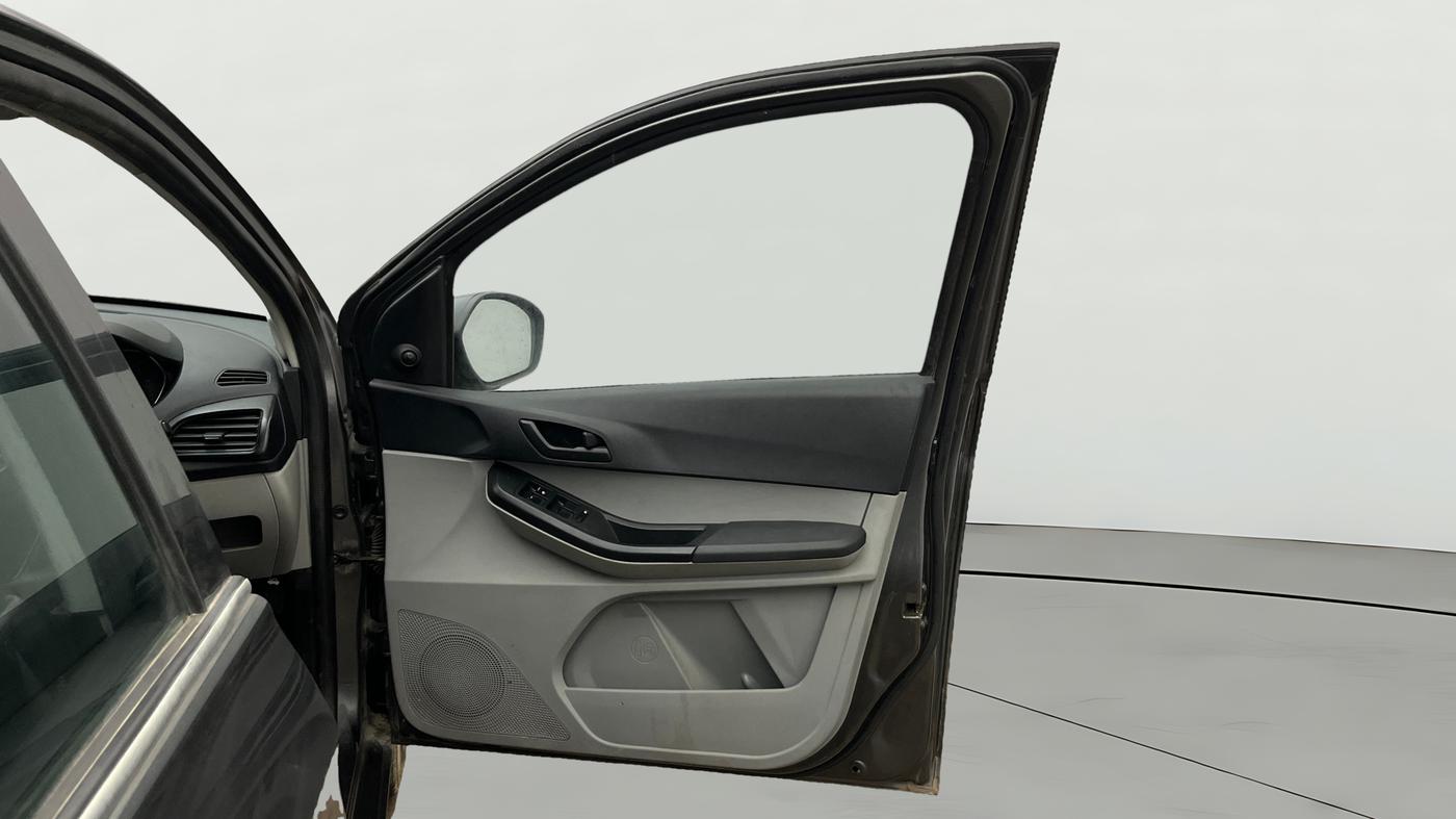 2023 Tata Tiago XM CNG, CNG, Manual, 48,700 km, RHS Front Door