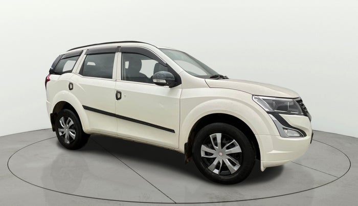 2020 Mahindra XUV500 W5, Diesel, Manual, 56,961 km, Right Front Diagonal