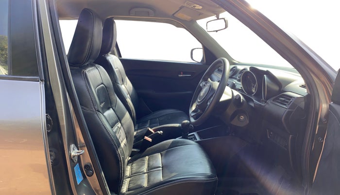 2018 Maruti Swift VXI AMT, Petrol, Automatic, 80,076 km, Right Side Front Door Cabin