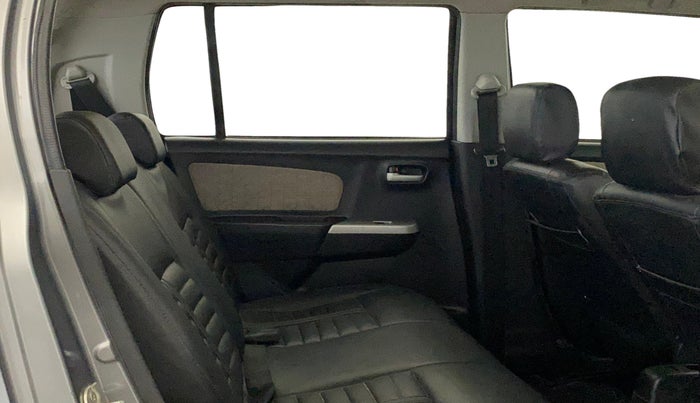 2015 Maruti Wagon R 1.0 VXI, Petrol, Manual, 1,15,130 km, Right Side Rear Door Cabin
