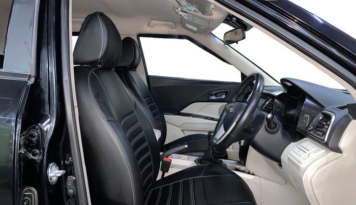 2022 Mahindra XUV300 W8 1.2 PETROL, Petrol, Manual, 41,305 km, Right Side Front Door Cabin
