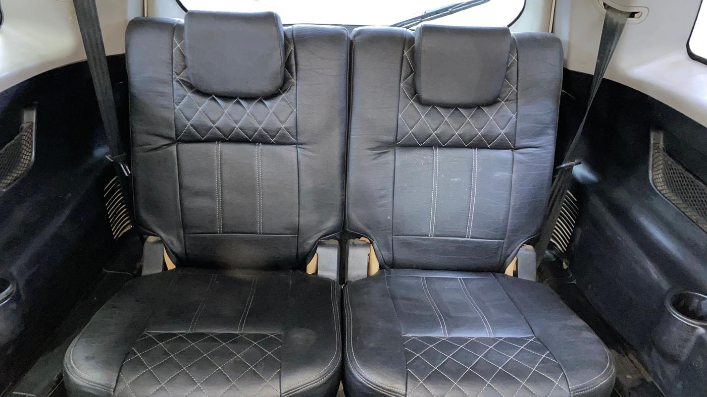 2019 Mahindra XUV500 W9, Diesel, Manual, 77,303 km, Third Seat Row ( optional )