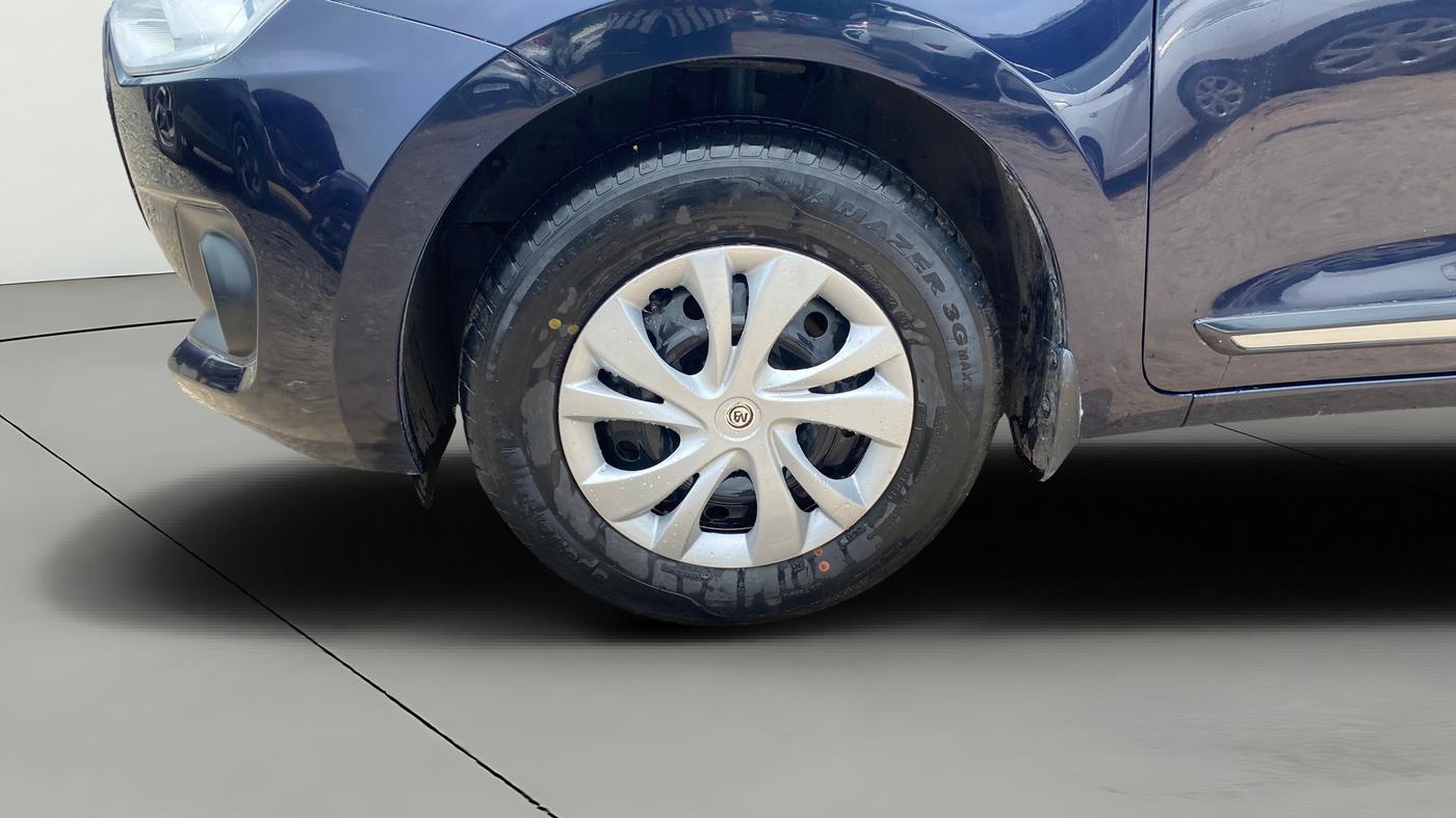 2021 Maruti Swift VXI, Petrol, Manual, 43,815 km, Left Front Wheel