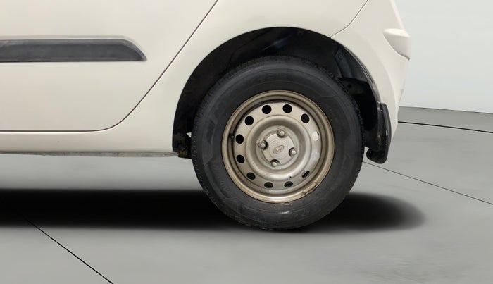 2015 Hyundai i10 MAGNA 1.1, Petrol, Manual, 33,554 km, Left Rear Wheel