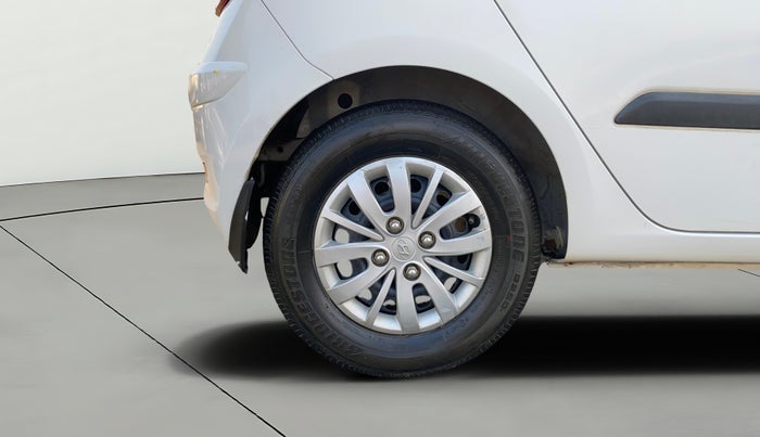 2017 Hyundai i10 SPORTZ (O) 1.2, Petrol, Manual, 35,320 km, Right Rear Wheel