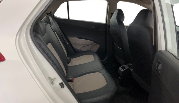2015 Hyundai Grand i10 MAGNA 1.2 KAPPA VTVT, CNG, Manual, 42,114 km, Right Side Rear Door Cabin