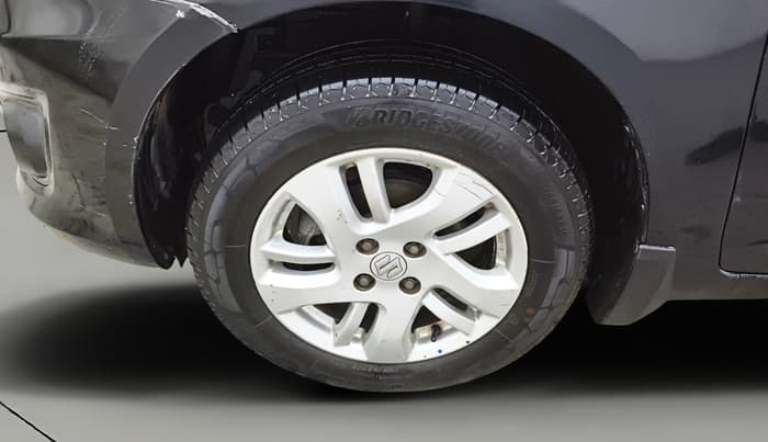 2015 Maruti Swift Dzire ZDI, Diesel, Manual, 86,638 km, Left Front Wheel