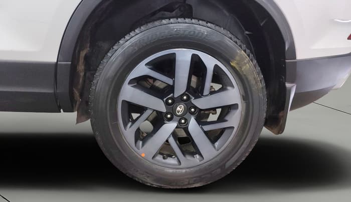 2022 Tata Safari XZA PLUS GOLD, Diesel, Automatic, 43,702 km, Left Rear Wheel