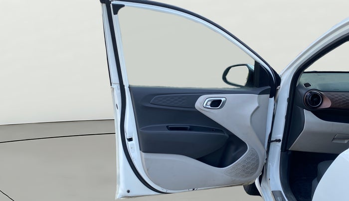 2020 Hyundai AURA SX PLUS 1.2 AMT, CNG, Automatic, 1,03,686 km, LHS Front Door