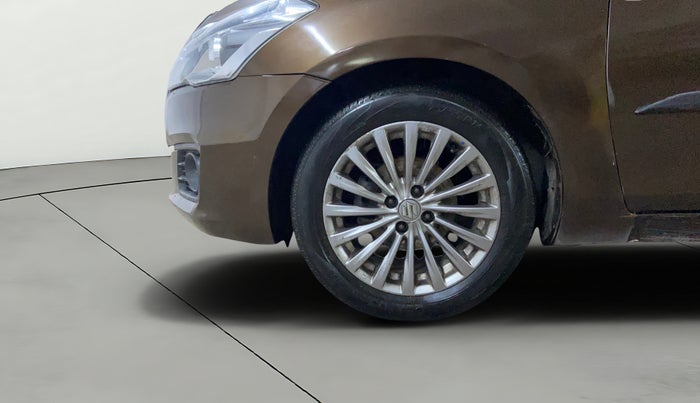 2017 Maruti Ciaz ALPHA DIESEL 1.3, Diesel, Manual, 1,39,590 km, Left Front Wheel