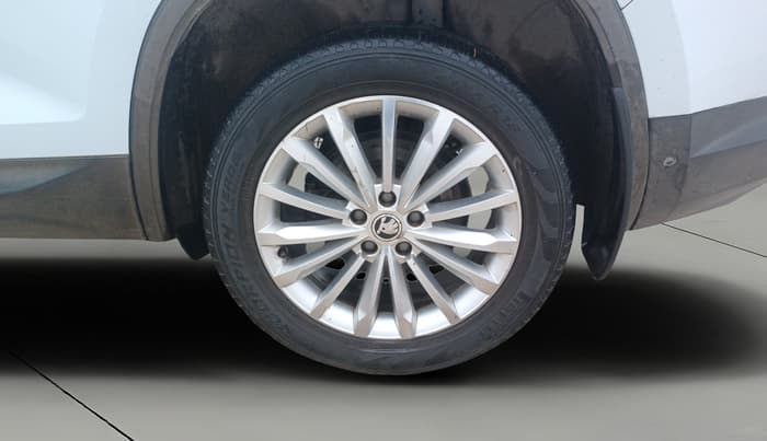 2017 Skoda Kodiaq STYLE 2.0 TDI 4X4 AT, Diesel, Automatic, 1,00,397 km, Left Rear Wheel