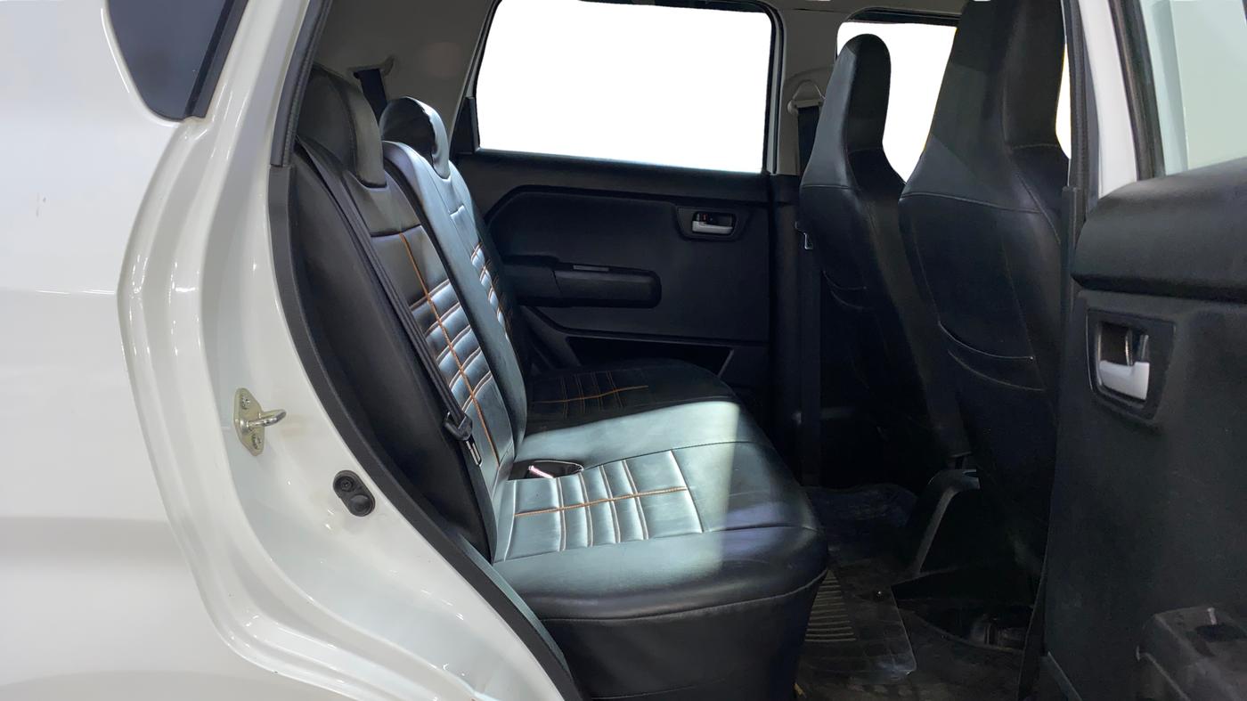 2022 Maruti New Wagon-R VXI 1.0, CNG, Manual, 33,179 km, Right Side Rear Door Cabin