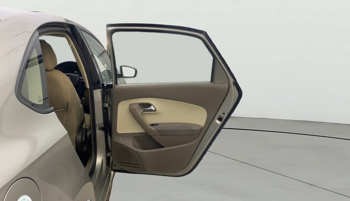 2015 Skoda Rapid AMBITION 1.6 MPI MT, Petrol, Manual, 1,39,151 km, RHS Rear Door