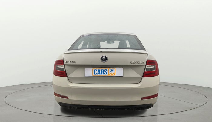 2015 Skoda Octavia ELEGANCE 1.8 TSI AT, Petrol, Automatic, 1,23,529 km, Back/Rear