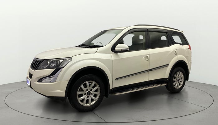 2016 Mahindra XUV500 W8, Diesel, Manual, 1,23,899 km, Left Front Diagonal