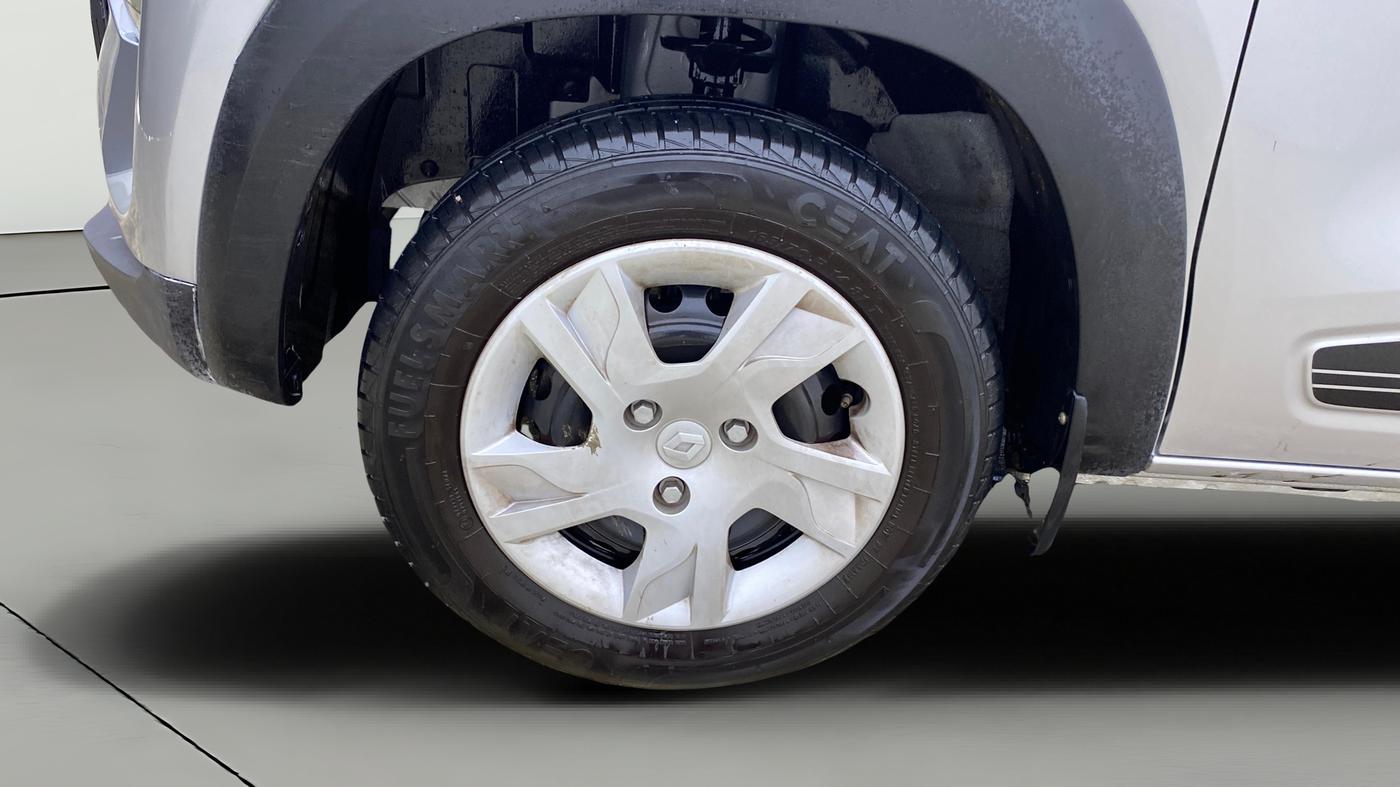 2023 Renault Kwid RXT 1.0, Petrol, Manual, 5,748 km, Left Front Wheel