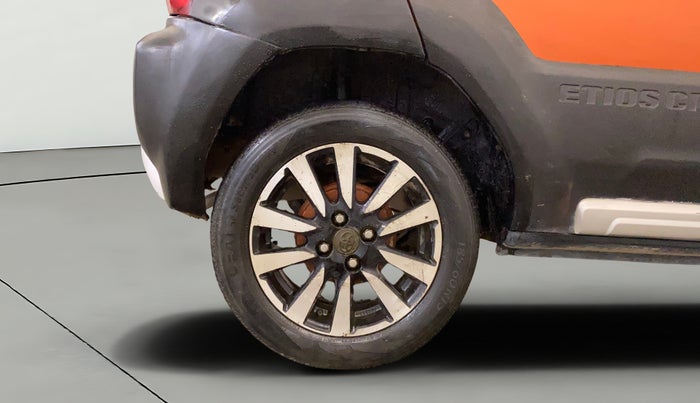 2017 Toyota Etios CROSS 1.2 G, Petrol, Manual, 82,513 km, Right Rear Wheel